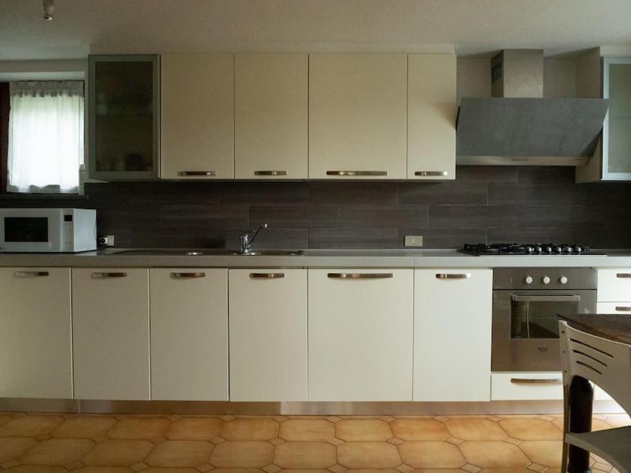 La Tua Villa Sul Lago - Casa Kollegger Луино Екстериор снимка